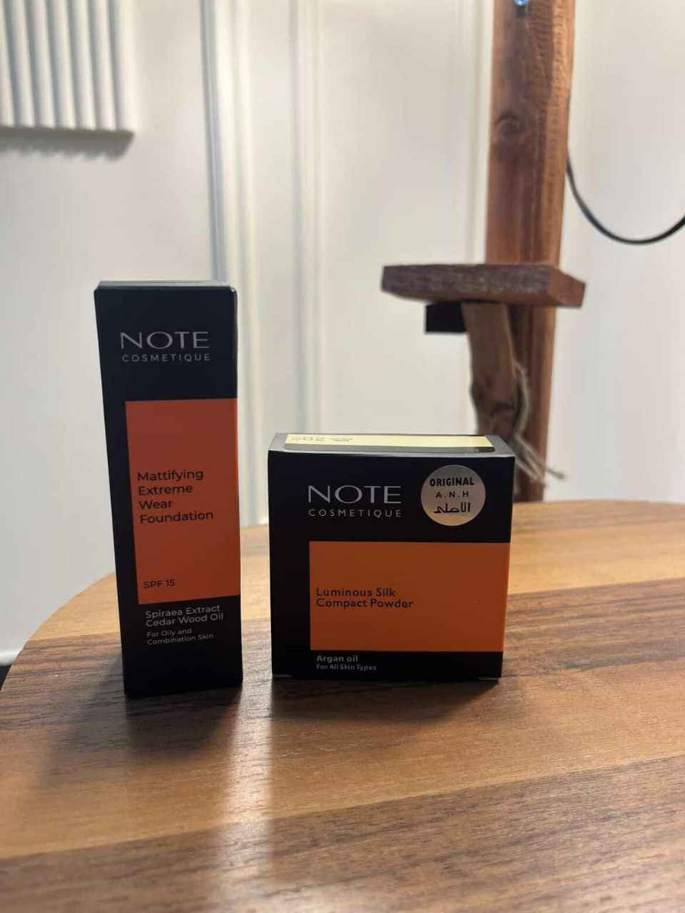 باودر + فاونديشن NOTE الأصلي 💫
مجموعة نوت المميزة 😻 (كريم أساس + باودر)
تمنحك تغطية كاملة وملمس ناعم مخملي بدون أي عيوب ✨
💄 كريم اساس نوت :
تغطية فول كفر، خفيف وناعم على البشرة، مناسب لجميع أنواع البشرة.
💋 باودر نوت :
غني بفيتامين A، يثبّت الفاونديشن ويترك البشرة ناعمة ومشرقة لفترة طويلة.
مناسب للبشرة الدهنية، الجافة والمختلطة.
🔸 الدرجات :
1️⃣ للبشرة البيضاء
2️⃣ للبشرة الحنطية بغداد, العراق


**إذا كنت صاحب هذا الإعلان وتريد حذفه لأي سبب، رجاءا أرسل رسالة إلى الدعم الفني**
