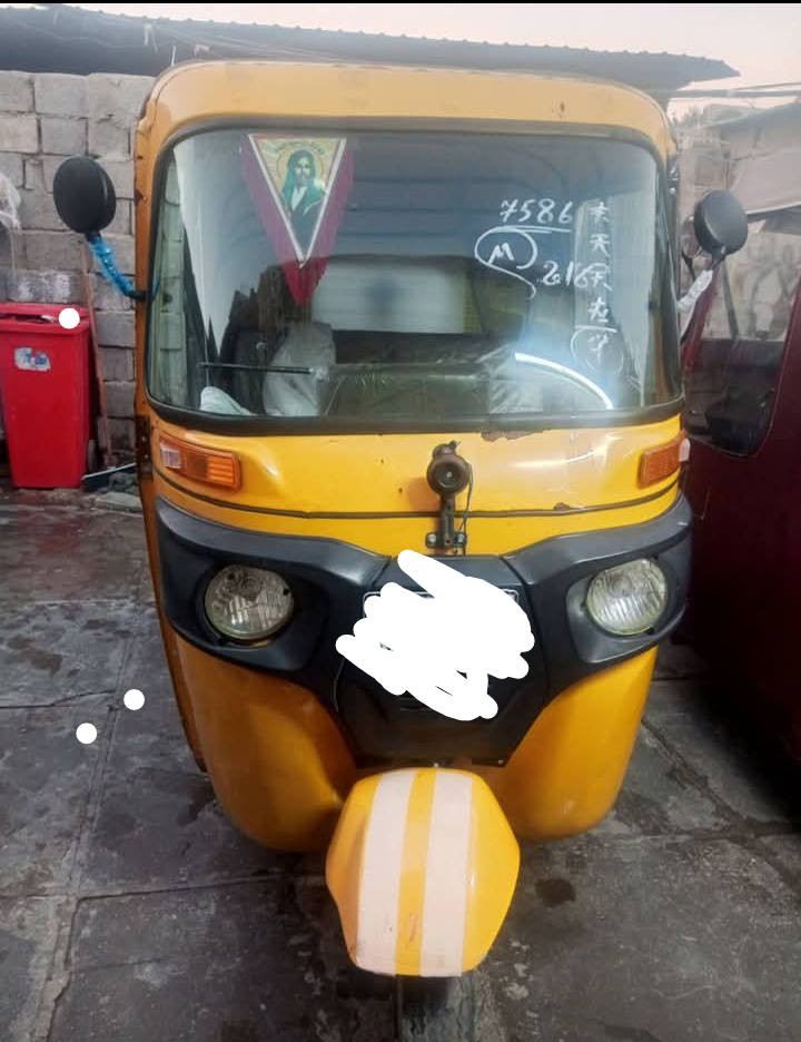 السلام عليكم تكتك نظيفه رقم وسنويه متوازي ع بيعه موديل 2018 سعر 4ملايين *********** اتصل ع الرقم
