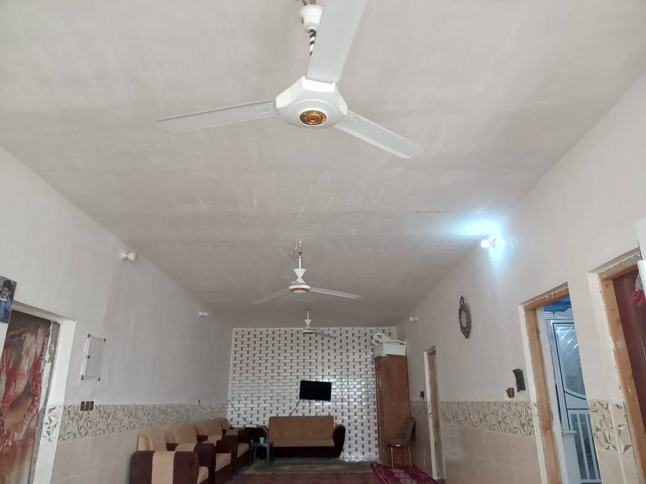 بيت اربع غرف وصاله مطبخ ستقبال مساحه 1500عقد 35الكوت السفيه ***********
