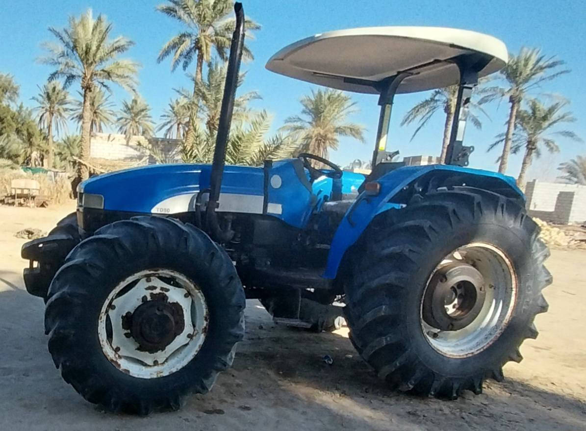 السلام عليكم مكينه نيو هولندا  مديل  2012 تخم تاير جديد رقم بابل بسمي المكان الديوانية الاستفسار اكثر الاتصال على الرقم ***********
