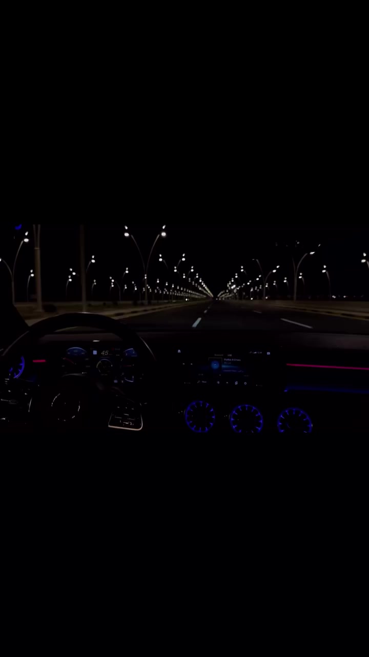 مرسيدس cla كلاس 2023 هي سيارة فاخرة تتميز بمواصفات عالية الجودة. إليك بعض المواصفات الرئيسية::
المحرك: محرك 4 أسطوانات متتالية بسعة 2.0 لتر مع شاحن توريني
قوة المحرك: 255 حصان  محرك توينتي
العزم: 273 رطل-قدم
ناقل الحركة: أوتوماتيك 9 سرعات
الدفع: دفع خلفي أو دفع رباعي
الاستهلاك الوقود: 6.2 لتر/100 كم
السعة الخزان الوقود: 66 لتر
ماشيه 3000
التسارع: من 0 إلى 100 خلال 8.2 ثانية
*السرعة
المواصفات الداخلية:
مقاعد مدلكة وقابلة للتدفئة والتبريد
شاشة عرض بانورامية
نظام MBUX للتحكم الصوتي
أنظمة قيادة شبه ذاتية متقدمة
نظام صوت محيطي ثلاثي الأبعاد Burmester من 12 سماعة
المواصفات الخارجية:
تصميم خارجي راقٍ
شبك أمامي مميز
إضاءة محيطية بـ 64 لونًا
عجلات 19 إنش
الأمان:
نظام الاستقرار على المنعطفات
نظام مراقبة النقطة العمياء
نظام الاستشعار بالضغط
مثبتات ISOFIX
حساسات ركن خلفية
وبعد بيه مواصفات الاستفسار 0774454488


**إذا كنت صاحب هذا الإعلان وتريد حذفه لأي سبب، رجاءا أرسل رسالة إلى الدعم الفني**