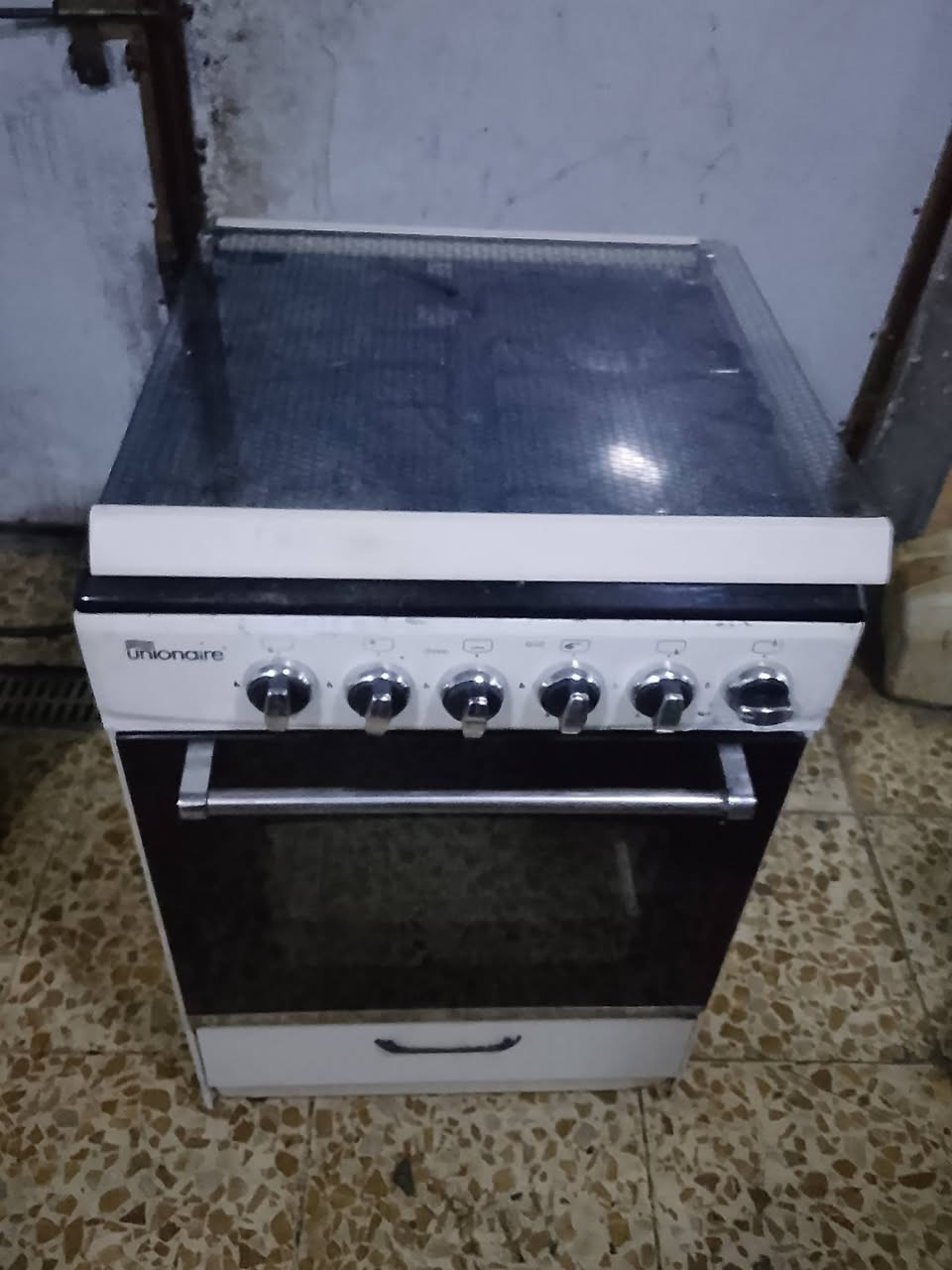 طباخ للبيع اربع عيون شغال مجمده شغال مقعد مال اطفال ***********
