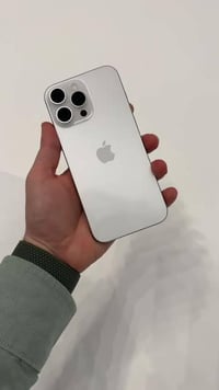 ايفون  16pro max. ذاكره. 256.  نضيف كلش مابي ولا شخطه  بي جهاز نضيف او...