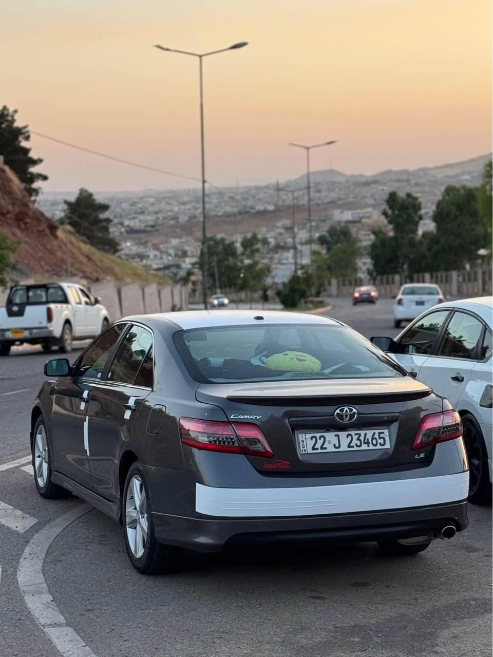 کامیری مۆدێل ٢٠١١ 
رەنگی نەوتی 
مواسەفات. کوشن کارەبای سوکان ڤۆلیۆم تەعدیل سورعە 
٤ جام ئۆتۆ 

٣ پارچەی پێشی هەیە بێ ناوگرن 
سەیارەکە زۆر جوان و پاک ماوەتەوە 
  
چوار تایەی لۆکی بۆبەستراوە 

*********** كويسينجاك, أربيل
