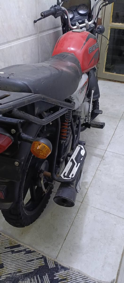 السلام عليكم 
بوكسر 21 للبيع اوراق كامله السعر مليون وميه مكاني الشعب 
***********اتصال 
***********واتساب
