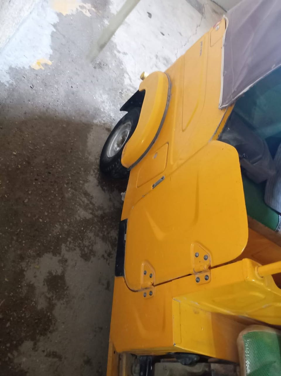 السلام عليكم 21 شهر 11 بيها ملاحظات بسيطه مستعجل على بيعتها المكان كماليه بغداد الشراي  الشراي يتصل على الخط ***********
