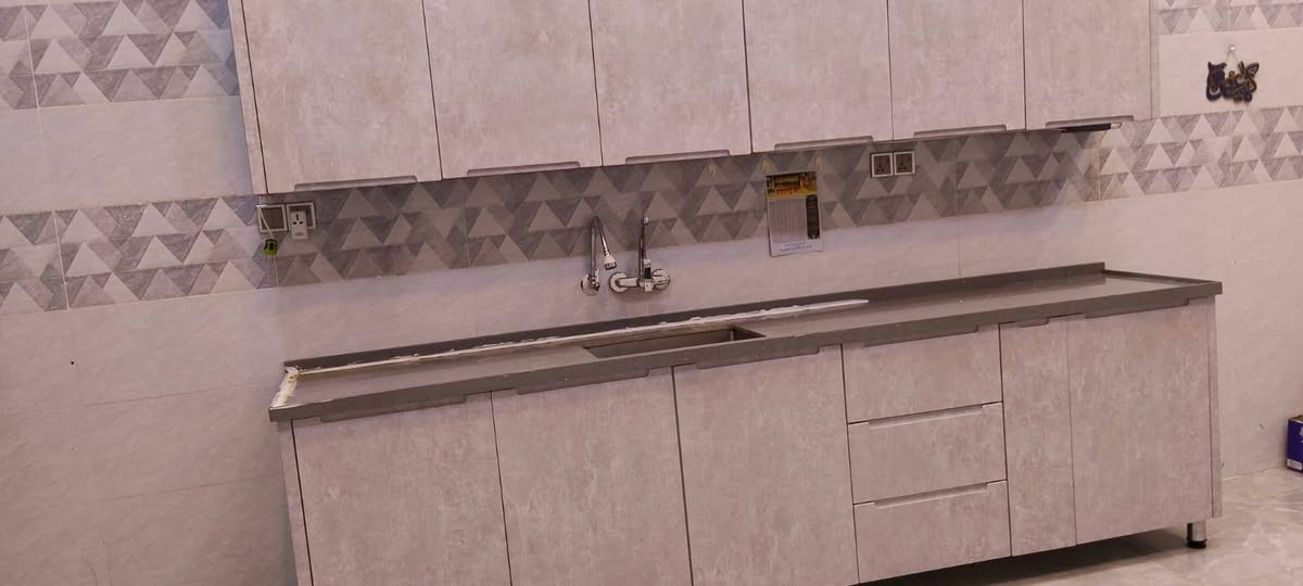 السلام عليكم
كاونتر تفصال مع الملحق عرض ٣ متر شغل درجه اولئ نضافه فول اخو الجديد صار اقل الشهر من اخذتهم نضافه درجه اولئ
***********
