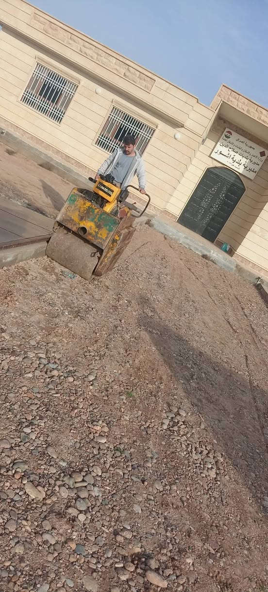 السلام عليكم يوجد حادلة لحدل البيوت والثيلات والحواش  (حدل بلا  لاش كبل سيراميك) للاتصال *********** او ***********. والأسعار مناسبة أن شاء الله
