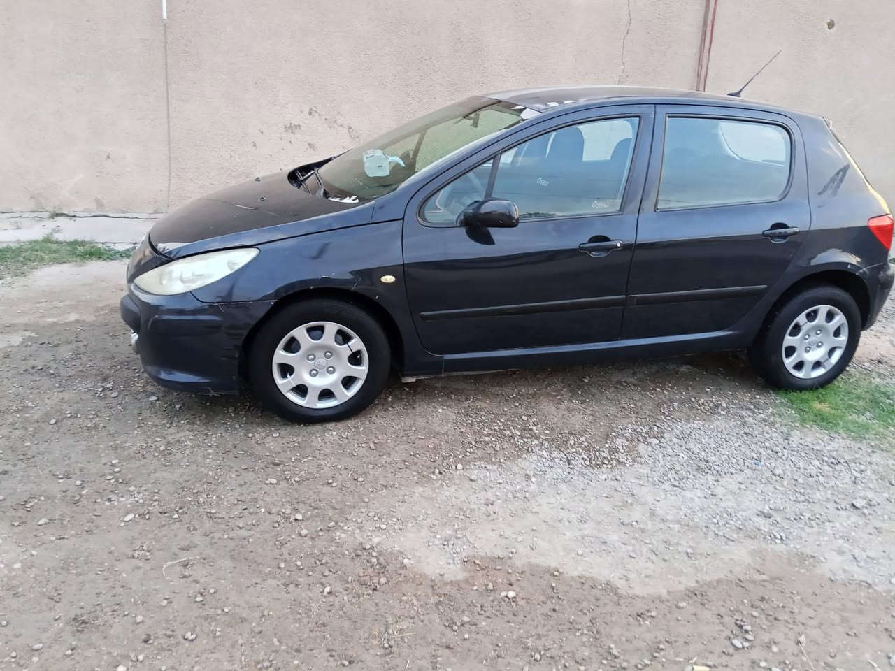 السلام عليكم  مكلف بلنشر 
للبيع
 بيجو 2006هاجباك 307  كير مكينه تبريد تخم تاير صدر كله كفاله كير أوتوماتيك عنواني بغداد قرب مخابز باب الاغا السعر50 وبي مجال 
رقمي ***********
