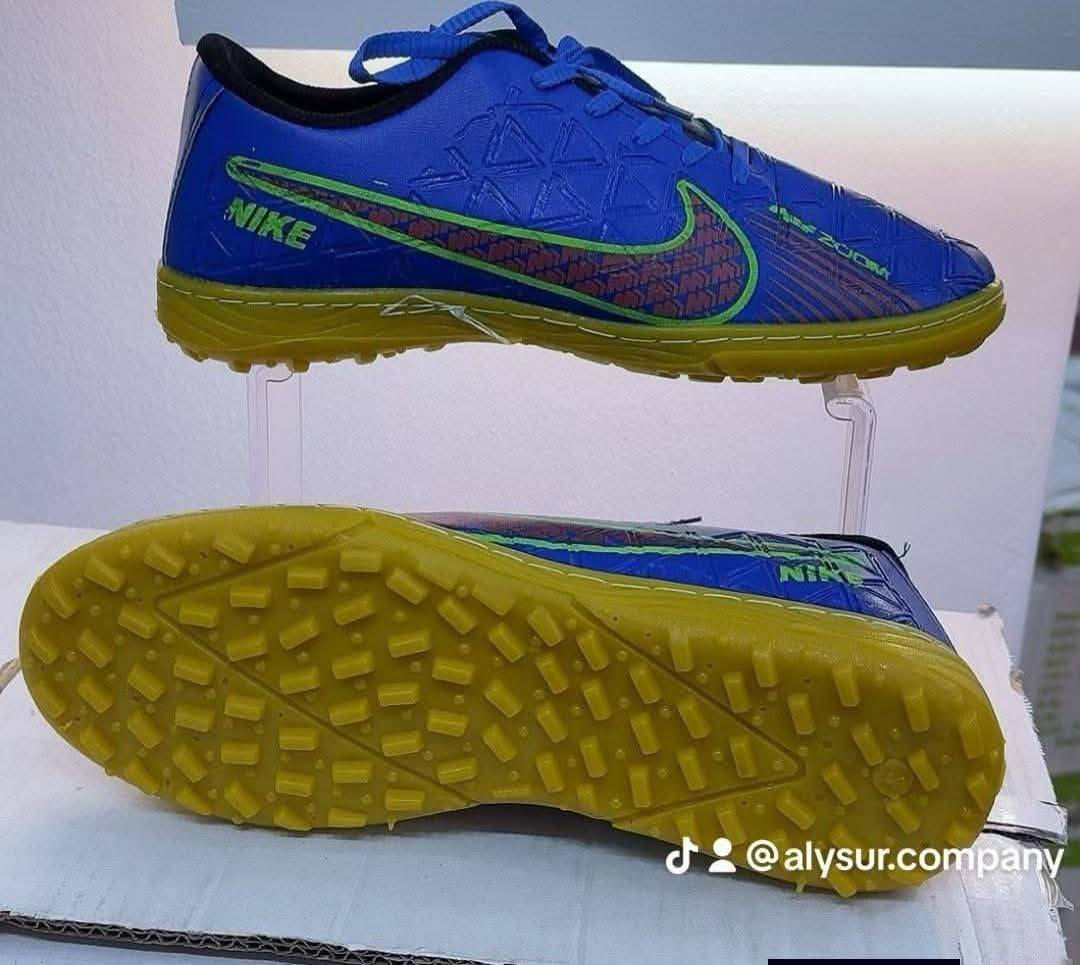 #توقر -الان
الحذاء الرياضي الصلي لمخيط
مخييط من داخل وخارج 

سعر القطعه 15الف 
قطعتين 25الف 
ثلاث قطع 35الف 
توصيل جميع المحافظات مجانا مجانا مجانا 🚗🚗🚗 
للحجز والاستفسار واتساب فقط 
***********
,***********
#وكاله معرض وازياء الملكه
