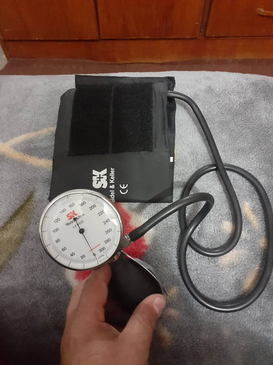 جهاز   ضغط   الماني   
لووك   غير  مستخدم 
السعر    ٧٥    الف


**إذا كنت صاحب هذا الإعلان وتريد حذفه لأي سبب، رجاءا أرسل رسالة إلى الدعم الفني**