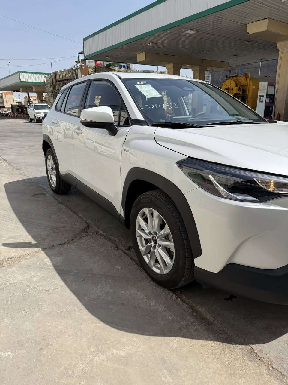 كورلا كروز 2025 ماشيه 4. الاف بعدها زيرو السياره كلش جديده رقم بغداد مال اقصاد السياره 
فتحه وكشناتها مغلفهن جلد وباقي المواصفات معروفه 
وراعيها انسان ذهب  
السعر 147 ورقه مكان السياره بصره 
***********
