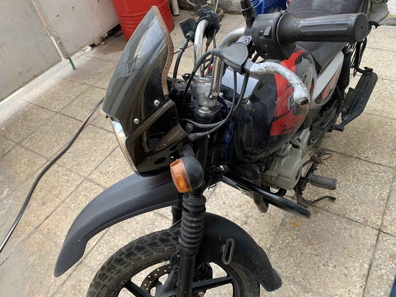 بوكسر22للبيع استخدام شخصي مرقم وبسمي مثل ماكوضح بالصوره السعرمليونين مكاني بغداد***********
