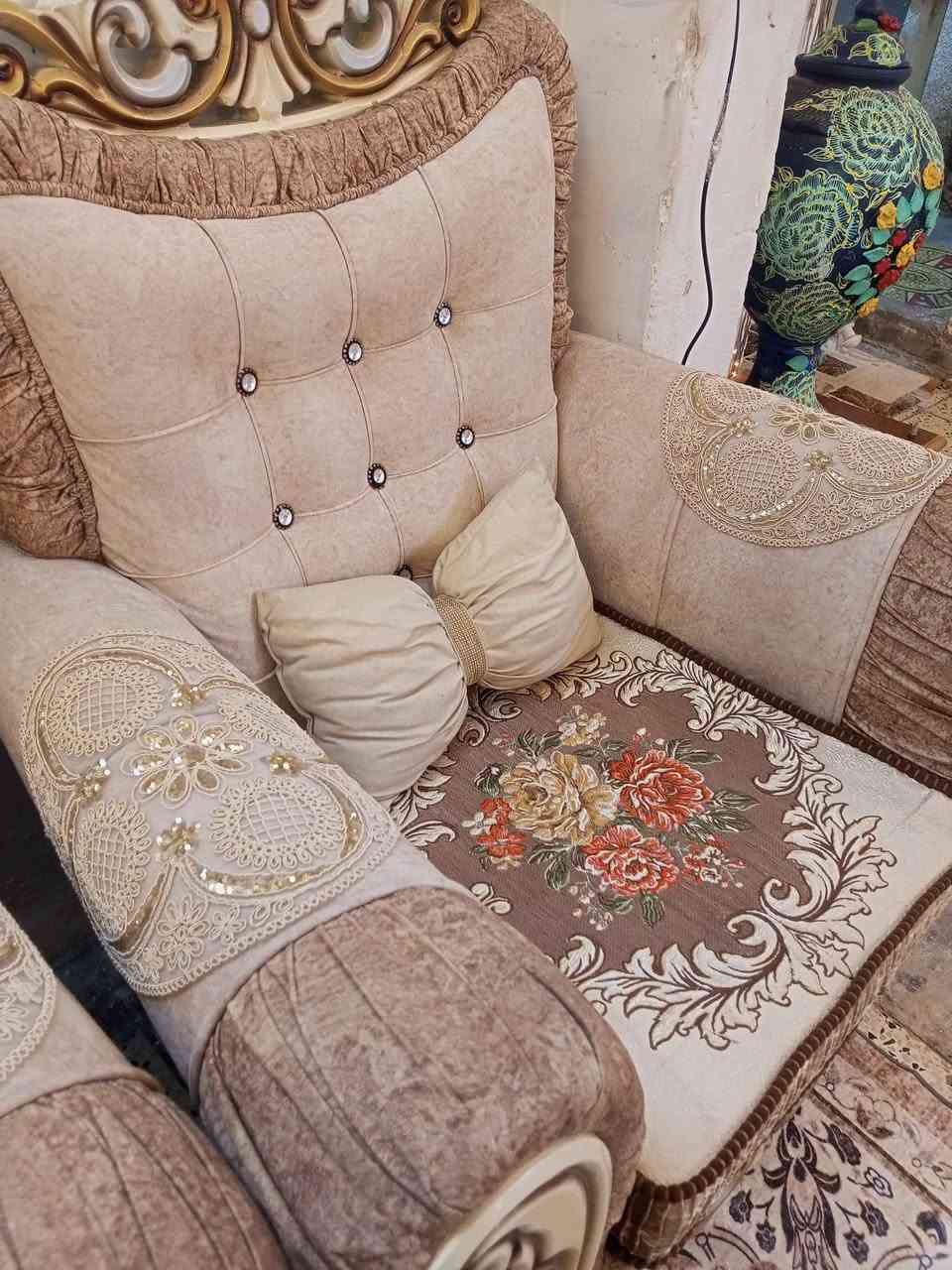 تخم زان تركي عشر مقاعد نظافه فول لسعر 500بي مجال بسيط مكان مشتل شارع لمطبك *********** بغداد, العراق
