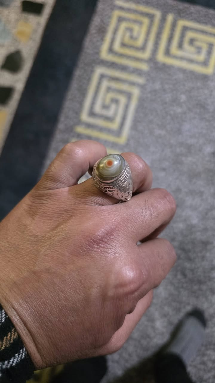 سليماني قديم جدن صياغه ثقيله وزن الصياغه ٢١ غرا ونص قياس الخاتم ٢٠ سعر خاص توصيل لا يوجد مكاني بغداد مدينه الصدر


**إذا كنت صاحب هذا الإعلان وتريد حذفه لأي سبب، رجاءا أرسل رسالة إلى الدعم الفني**