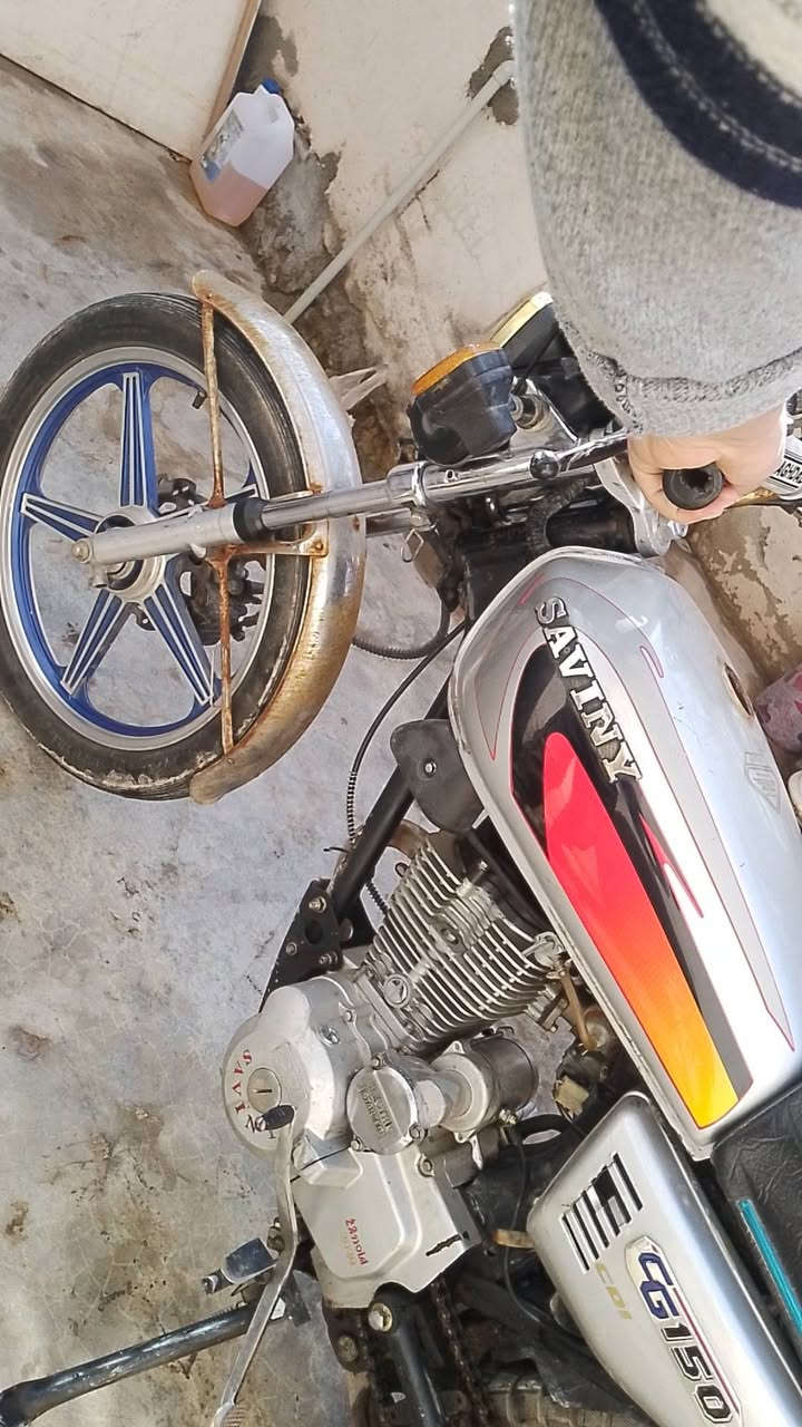 موطور للبيع روبار2020محرک نضيف 5كير ***********.السعر275قفل
