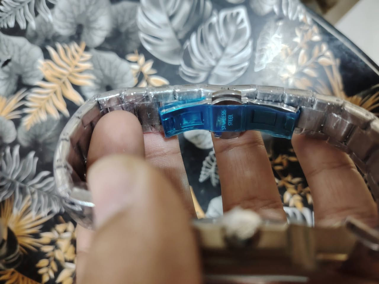 السلام عليكم اخوان ساعة بهذا الشكل للبيع طلعتلي بالامزون الي يريدها يتفضل خاص


**إذا كنت صاحب هذا الإعلان وتريد حذفه لأي سبب، رجاءا أرسل رسالة إلى الدعم الفني**
