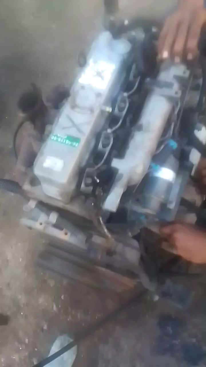 السلام عليكم مولد ميتسيبوشي 4بستم 24 كيفي مولد كابوته 10 كيفي 3 بستم 1105مع محركات 4 بستم 2203 براد ومحركات 3 بستم كابوته  مع راس توليد 12 كيفي دوره 3000 البيع العنوان الصويره للاستفسار الاتصال على الارقام  ***********/***********
