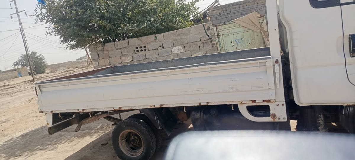 السلام عليكم سياره للبيع 2006كفاله عامه رقمه نجف     نكليزي سنويه 31 سعر80وبيه مجال  مراوس راوس رقمي ***********
