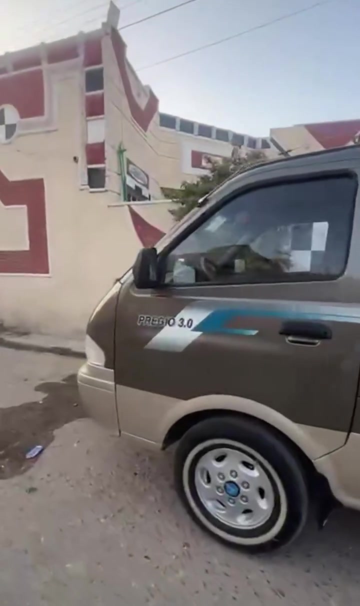 السلام عليكم سياره بريجو للبيع مديل ٢٠٠٠ تحويل مباشر سياره مصبوغه ه محرك كير اكسن مكفولات صدر امامي خلفي جديد  داخل كله جديده السياره فان واني شاد كله سياحي صفيره جديده مال شوفت عينك المكان بغداد المعامل السعر ٨٠  للتواصل ***********
