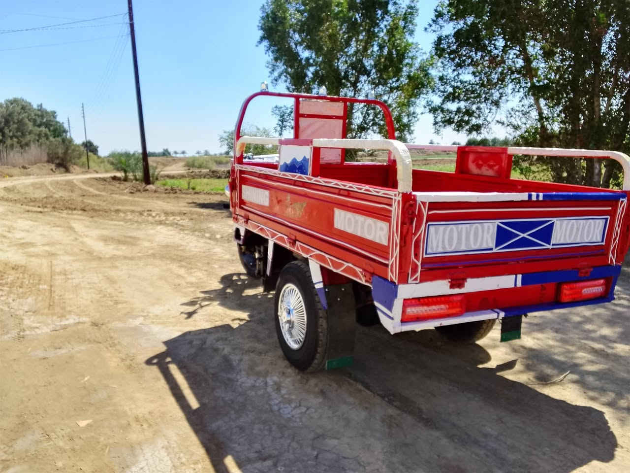 سلام عليكم ستوته البيع مكفولة كفاله عامه وراق اصليه شاصي ركبه كفاله موديل 2013 سعره 1200 وبيه مجال بصيط مكاني بابل شوملي رقم ***********......***********
