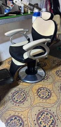 كرسي حلاقة • استخدام قليل • بابل