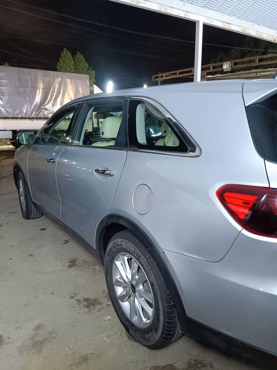 السلام عليكم ورحمه الله وبركاته
للبيع فقط سورنتو موديل 20 وارد امريكي 
سته سلندر صور الحادث مرفقه معه المنشور 
تخم تاير دوشمه جلد ابيض درجه اوله مثل ما موضح بل صور سياره نضيفه ماشيه 80 م  رقم بغداد تحويل مباشر 
السعر 185 وبيها مجال بسيط 
العنوان بغداد الشعله 
رقم الهاتف ***********
