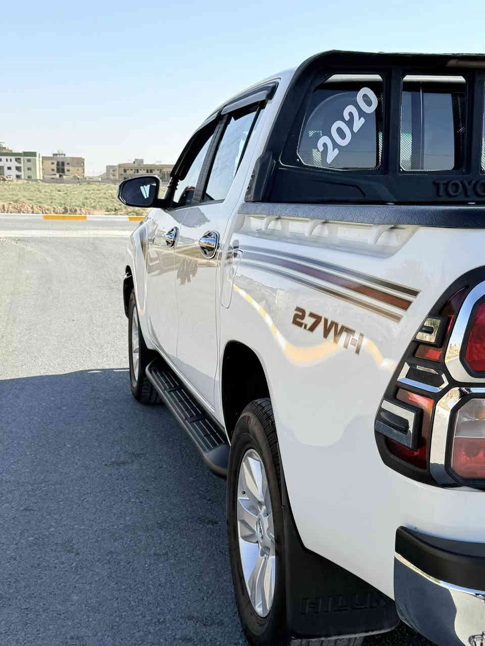 سلام عليكم للبيع بيكم تيوتا هايلوكس موديل 2016 سيارة ماشي144 ألف سيد نهرو ذهبي تبريد قطعتين رقم أربيل جديد سنوية جديدة مكفولة كفالة قطرة الصبغ ما بيها سيارة وضع شركة أوتوماتيك  بيها تحكم جوا الاستيرن تدوسها يقطع الكهرباء عن سيارة بل كامل و ترجع تدوسها يرجع الكهرباء للسيارة يعني السيارة مكفولة للاستفسار أكثر الرقم بي وتساب *********** السعر  265وبي مجل.   العنوان نينوى قضاء تلعفر
