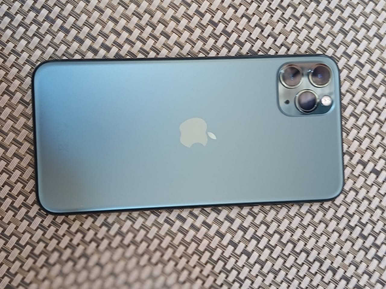 Iphon11 pro max 
بطارية ٧٥٪؜
نضافة١٠٠٪؜
غير مفتوح مامبدل بي اي قطعة
شرق اوسط
٣٣٠الف بي مجال بسيط 
التواصل خاص واتس ***********
