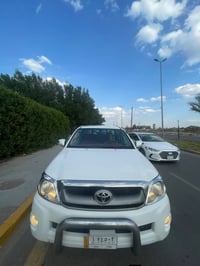 تيوتا هيلوكس2011 سعودي جملق الايمن مبدل وال دعاميه الاماميه مبدله وبار...