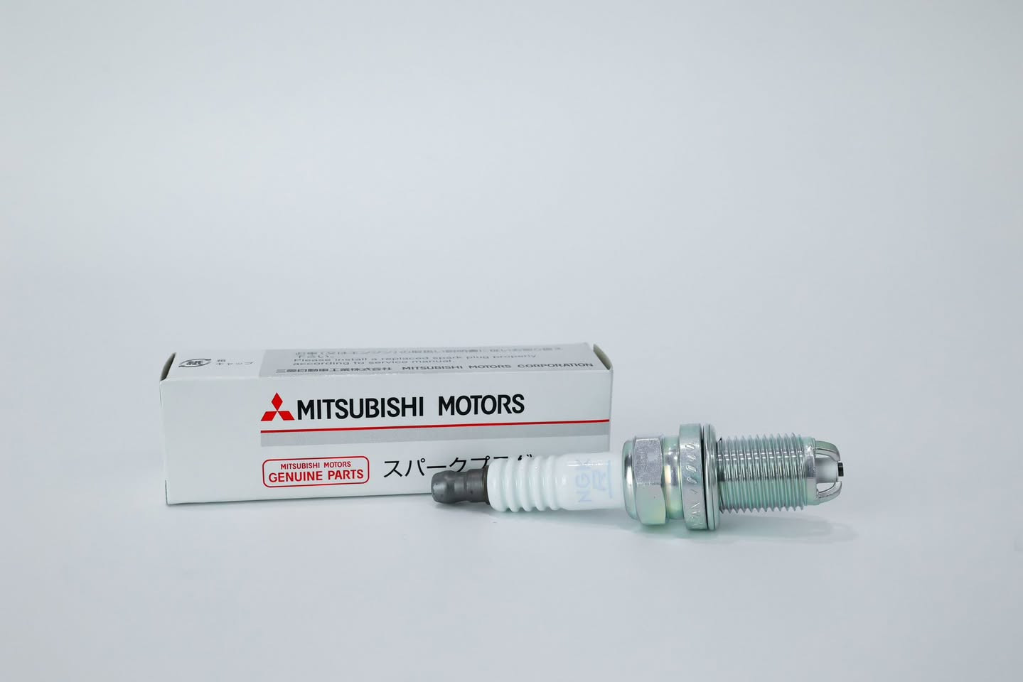 حسين باجيرو لقطع الغيار***********
نوفر لكم جميع أنواع قطع غيار باجيرو الأصلية والتجارية 
جديدة ومستعملة بحالة ممتازة.
🚗 خدماتنا تشمل:
 • توفير قطع غيار باجيرو لجميع الموديلات
 • صيانة كاملة داخل ورشة متكاملة مجهّزة
 • تبديل قطع، فحوصات، صيانة دورية
 • أسعار مناسبة وخدمة سريعة
 • شحن وتوصيل متوفر جميع المحافظات
