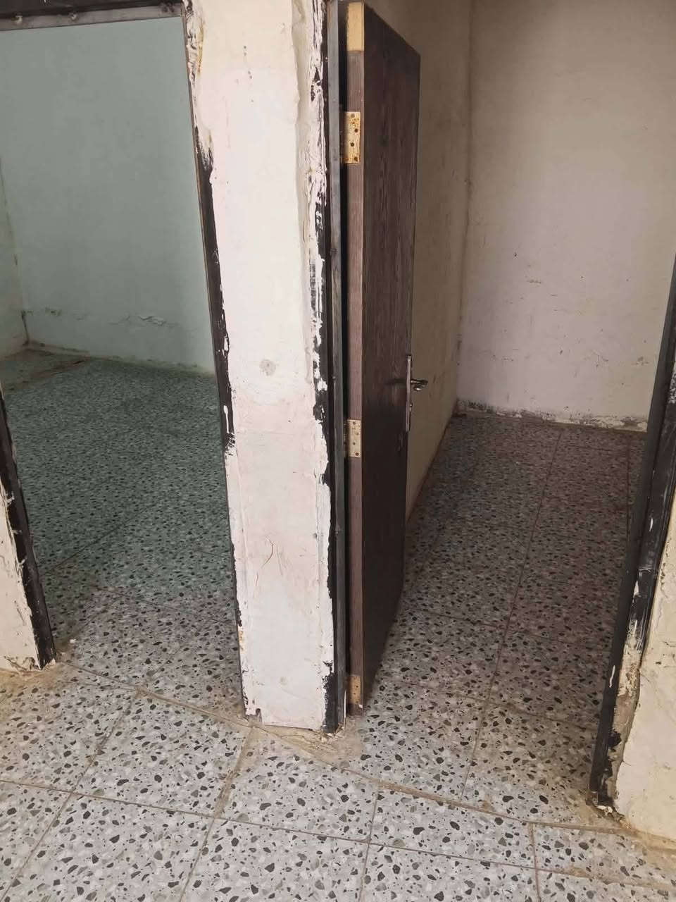 دار للرهن مساحته ١٢٠ متر يحتوي على غرفه وصاله ومطبخ وصحيات واستقبال ب٢ مليونين فقط العنوان شارع المطار الجديد فرع العلويات


**إذا كنت صاحب هذا الإعلان وتريد حذفه لأي سبب، رجاءا أرسل رسالة إلى الدعم الفني**