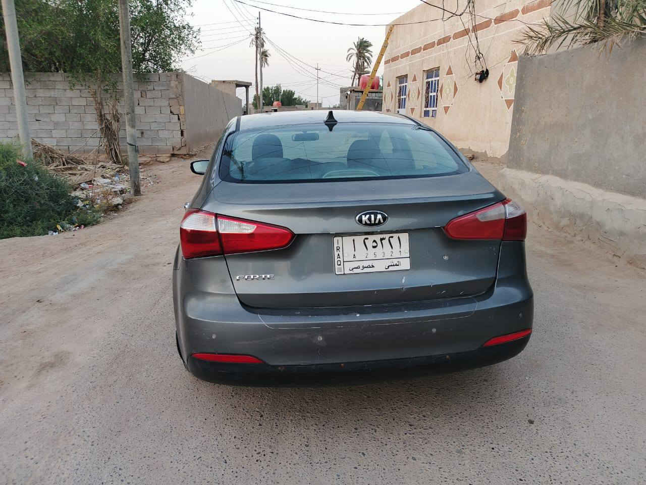 السلام عليكم فورتي مديل 2016امريكي مكينه 2000 بسمي سياره مداور ثاني يوم السعر ٩٨ بيها مجال بسيط ضربتها جاملغ خلفي جهة اليمنى مكاني السماوه رميثه ***********
