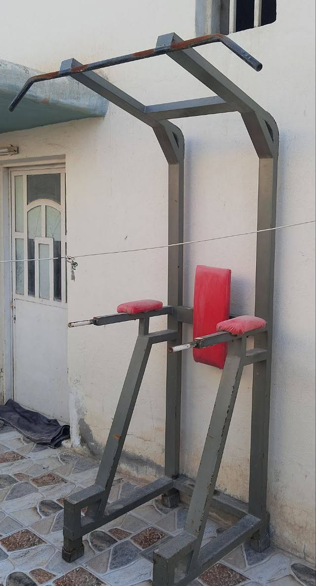 متاح جهاز حديد متعدد التمارين السعر 75 الف مكان ديوانيه توصيل موجود الاتصال ع رقم ***********
