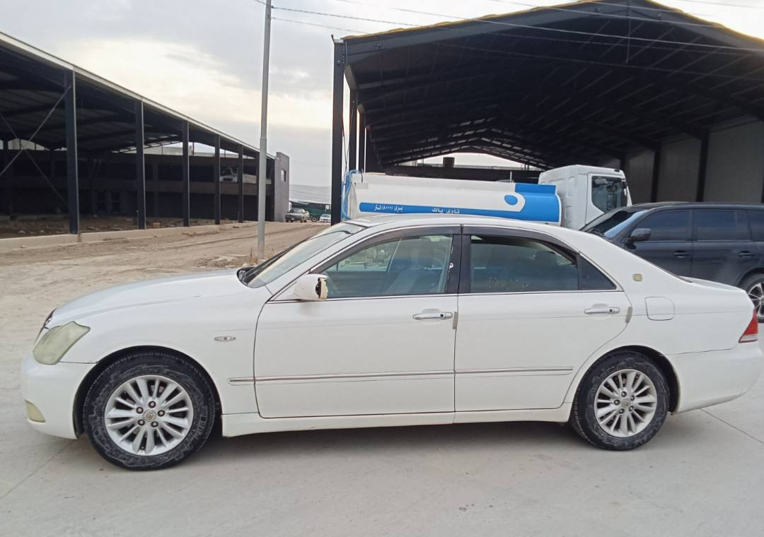 به‌ناوی خوای گه‌وره‌ ئه‌م شاهینه‌ بۆ فرۆشتن
شاهینه‌ مۆدێل ٢٠٠٥
182 گەورە بە گەورە 
مه‌رخوبی بازار كه‌م مه‌سرف
بێ دوکەڵ
شاهینه‌(موس)رۆیاڵ مواسه‌فات سێ  دوگمه‌
ساج سور 
هه‌ر جوار جامی كاره‌بای
دوو كوشن كاره‌بای
ته‌برید ساردو گه‌رمی به‌ستراو
جواری به‌قوه‌ت
لایت  نزمیو فولی  تازه‌یه‌ زینۆنی به‌ قوه‌ت  
ناوجه‌ی كوێره‌
ئاوێنه‌كانی ده‌خه‌وێ
هندر برێکی بەستراوە
سوکان لێگزز
جوار تایه‌ی نوێ.
ماشه‌ڵای لێ بێ له‌ ره‌سمه‌ جۆنه‌ له‌ روبه‌روه‌ جوانتره‌
ماڵی دوسته‌ كه‌م مه‌سرفه‌  
شوێن (اخجەلەر+تەکیە )ره‌قم***********
