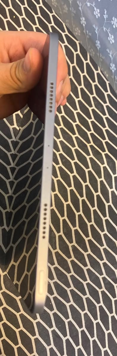 السلام عليكم ...
ايباد برو m2...
المساحه : 128 نسخه ال wifi
المشاكل : مبدل فلاته مال شحن اصليه <اغله وحده بالسوك ب90 الف > مبدل البلازمه يعني هي كزازه فوك الشاشه ومن ناحيتك من تتبدل بعد كلشي ما بي
ايباد نظافته 97% قليل الاستخدام مال طاليب ينضم وقت الدوام
البطاريه : 86 لو 84
السعر  550 وبي مجال 
 الفيديو للتوضيح انو الكزازه اصليه وهي متاثر عله الشاشه 
للتواصل ***********
