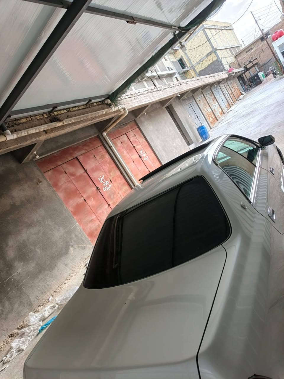 السلام عليكم راس ثور مديل 96كفاله من ضربه وصبغ بيها تبديل باب يسره وره وباب جنطه بدون ضربه مكينه 3000 سياره جاهزه تخم تاير حدادين تبريد شغال سياره فول تبريد قطعتين وفتحه كشنات كهربائي سياره باسمنه تحويل ثاني يوم الاتصال ع رقم *********** السعر 118وبيها مجال
