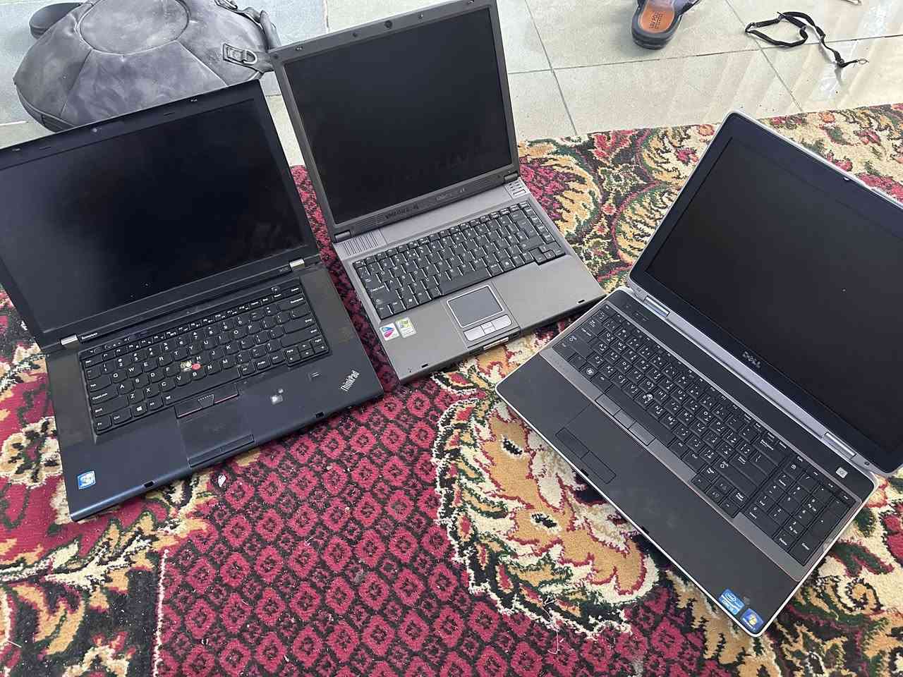 3 لابتوبات للبيع انطي سعر 
نظام البيع فحم متروكات ما عندي شاحنه الهن بس شرط الشاشه شغاله  وبطاريه  اعتقد هم شغاله


**إذا كنت صاحب هذا الإعلان وتريد حذفه لأي سبب، رجاءا أرسل رسالة إلى الدعم الفني**