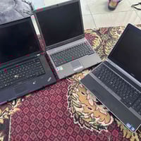 ٣ لابتوبات • شاشة شغالة • بدون شاحن