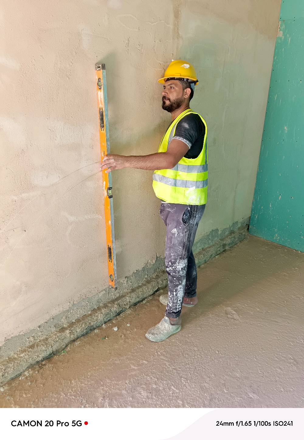 لباخ متفرغ اطلع بل يوميه 
سمنت وجص وبورك مكاني نجف 
للستفسار عبر الاتصال واتساب ***********
