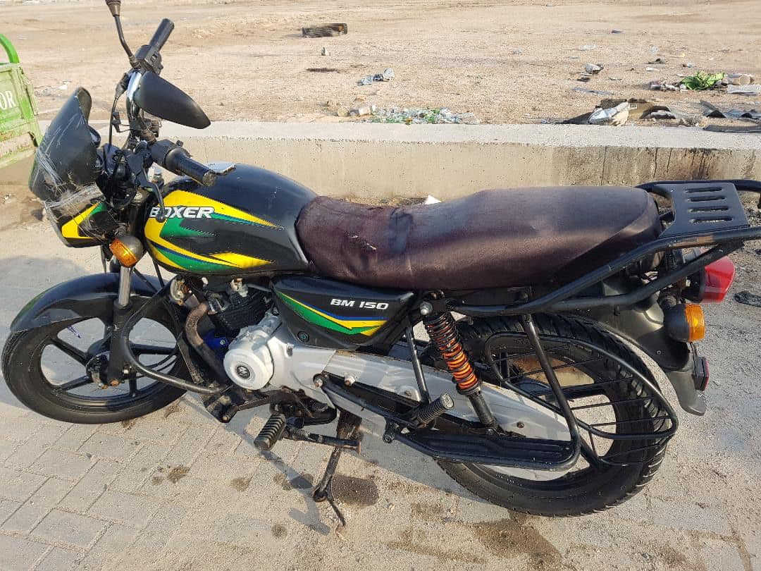 بوكسر موديل 21رقم وسنويه للبيع 
***********
