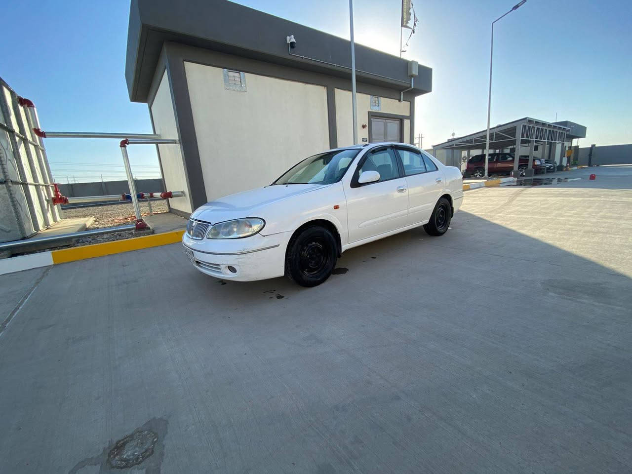 نيسان سني ياباني اصلي
موديل 2008 
رقم بغداد باسمي 
مكفولة ما عدى الدعامية الخلفية صبغ وبيهه بارد بالبنيد والجاملغ الايمن و السونار موجود
جام كهرباء 
محرك القبغ الاسود المرغوب 
السيارة جاهزة وترايك للبصرة 
تبريد ثلج 
السعر 105 بيهه مجال حك الجية
بيع فقط بدون مراوس
***********
