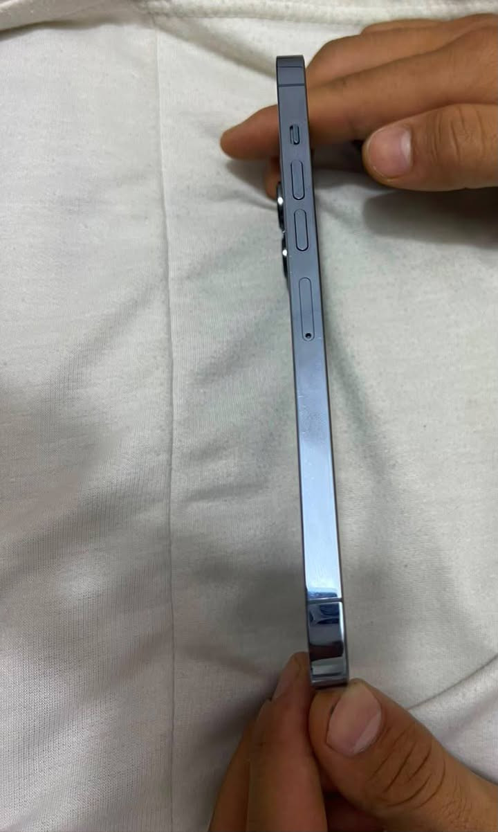 ايفون ١٣ برو ماكس وارد امريكي
بطاريه ٧٣ وارد امريكي يختلف تره 
موبايل نصافته ١٠٠/٪
ذاكرته نص (تيرا)
وتحياتي مكاني مركز ناصرية وانا خادم 
متوازي كلش ع بيعته بي مجال للوادم الطيبه
رقمي ***********
متواجد واتساب وخط وماسنجر وتحياتي الكم 👋🏻
