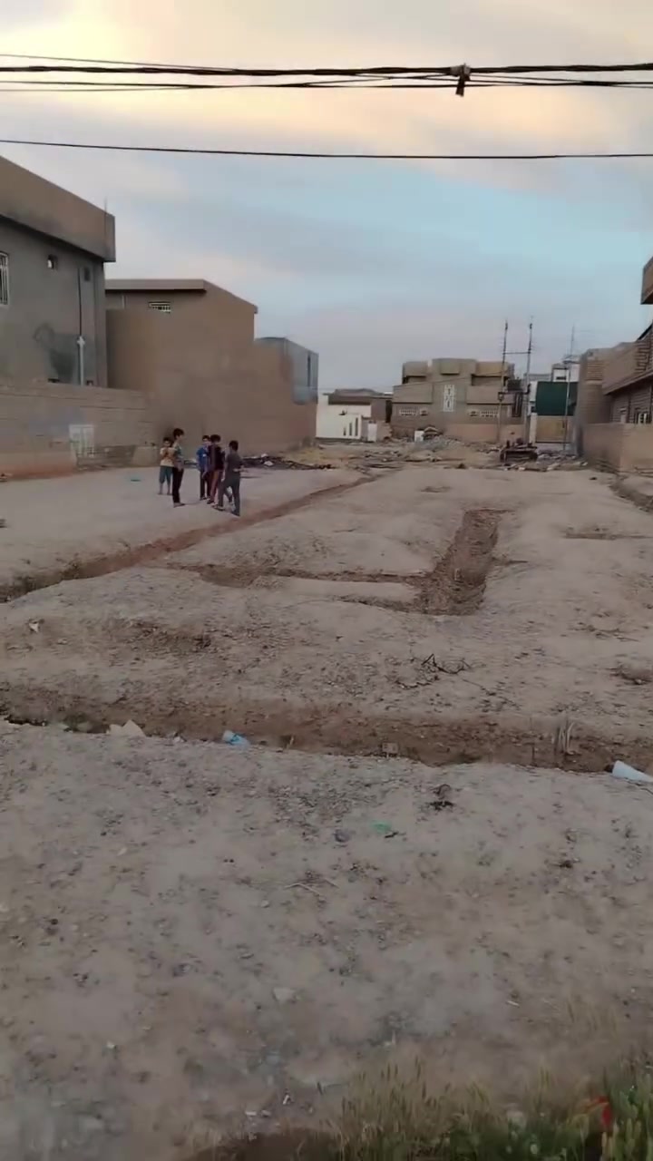 قطعة أرض حي المثنى خلف الخضراء
خلف معرض الدراجات
المساحة ٢٠٦ متر
عرض الواجهة ٨ وربع
النزال ٢٥ متر
عرض الشارع ١٢ متر
السعر مناسب جدا جدا جدا
للاستفسار أكثر عل خاص او الاتصال *********** موجود وتساب
