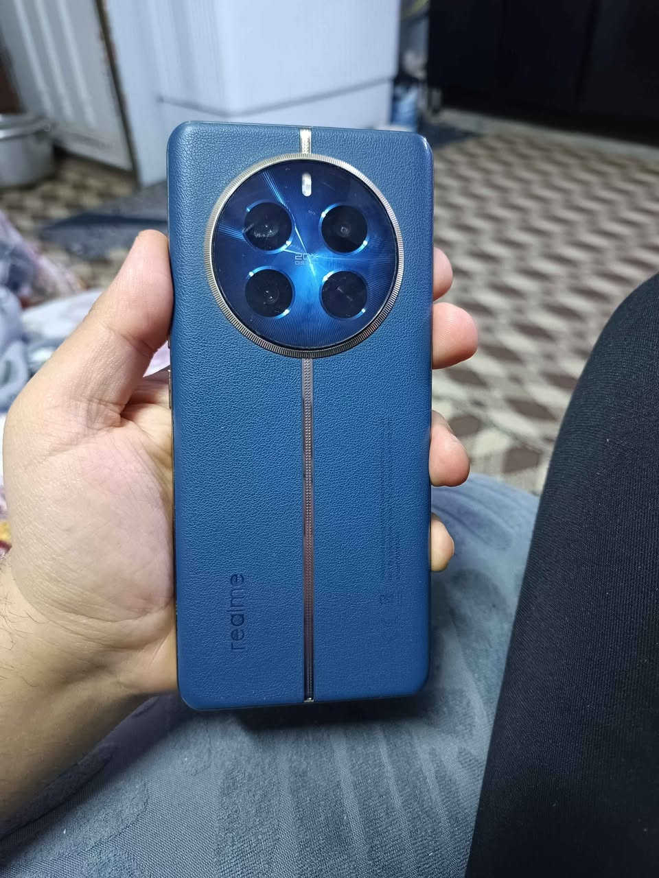 ريلمي 12 برو 5G 
ذاكرة 256 عشوائي 16
مكفول من الخلل والتصليح ضمان أسبوع 
بدون غراض
الشاشة: من نوع AMOLED منحنية 
 بمقاس 6.7  بصمة مدمجة بالشاشة
الدقة: FHD+ (1080 × 2412 بكسل).
معدل التحديث: 120Hz
المعالج: Snapdragon 6 Gen 1
الكاميرا الرئيسية: بدقة 50 ميجابكسل بمستشعر Sony IMX882 مع مثبت بصري (OIS).
مواصفات عملاقة
للبيع 300  او مراوس 
مكاني كربلاء شارع ابو طالب كربلاء, العراق


**إذا كنت صاحب هذا الإعلان وتريد حذفه لأي سبب، رجاءا أرسل رسالة إلى الدعم الفني**