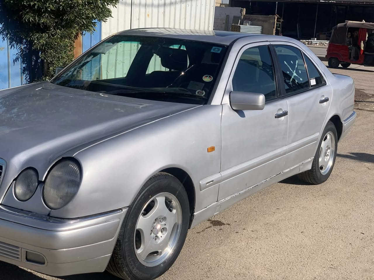 للبيع مرسيدس ام عيون موديل1995مكينةففتي صبغ عام للجماليةالسعر85 ورقةوبيها مجال رقم انگليزي كربلاء مشروع وطني موبايل ***********
