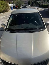 نيسان ڤيرسا 2008 ذهبي   محرك 1800  گير جديد   شاشه چبيره   حادثها بالج...