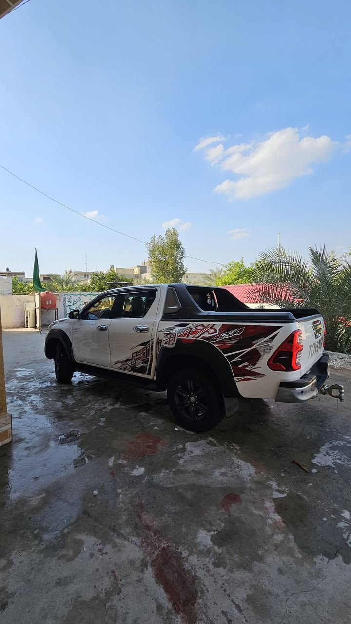 سلام عليكم 
تيوتا هايلوكس 
2023 ست سلندر / 
فول مواصفات 
دبل سنتر لوك 
تبريد قطعتين 
حساس امامي خلفي 
شاشه كبيره 
كشنات تبريد 
نضام ايكو قتصادي 
مري شفط 
سياره نظيفه كلش 
سبير منازل 
تايرات جدد 
رقم بغداد 
ماشيه ٧١ الف 
تحويل ثاني يوم 
مكاني كربلاء 
السعر ٣٥٠ وبيها مجال 
الاستفسار 
***********
