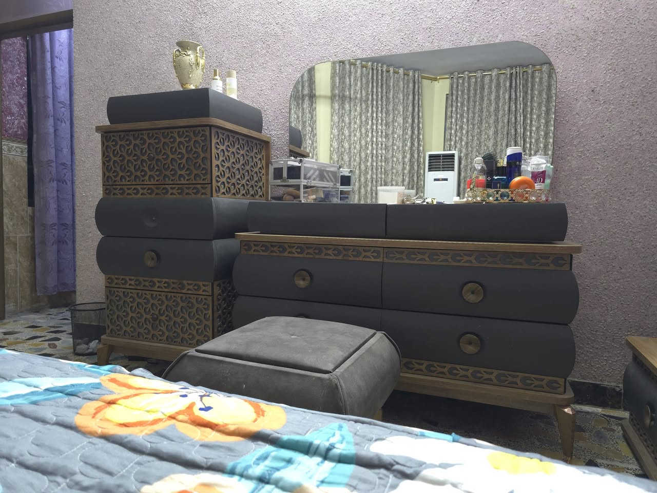 غراض للبيع مكان الزعفرانية ***********
