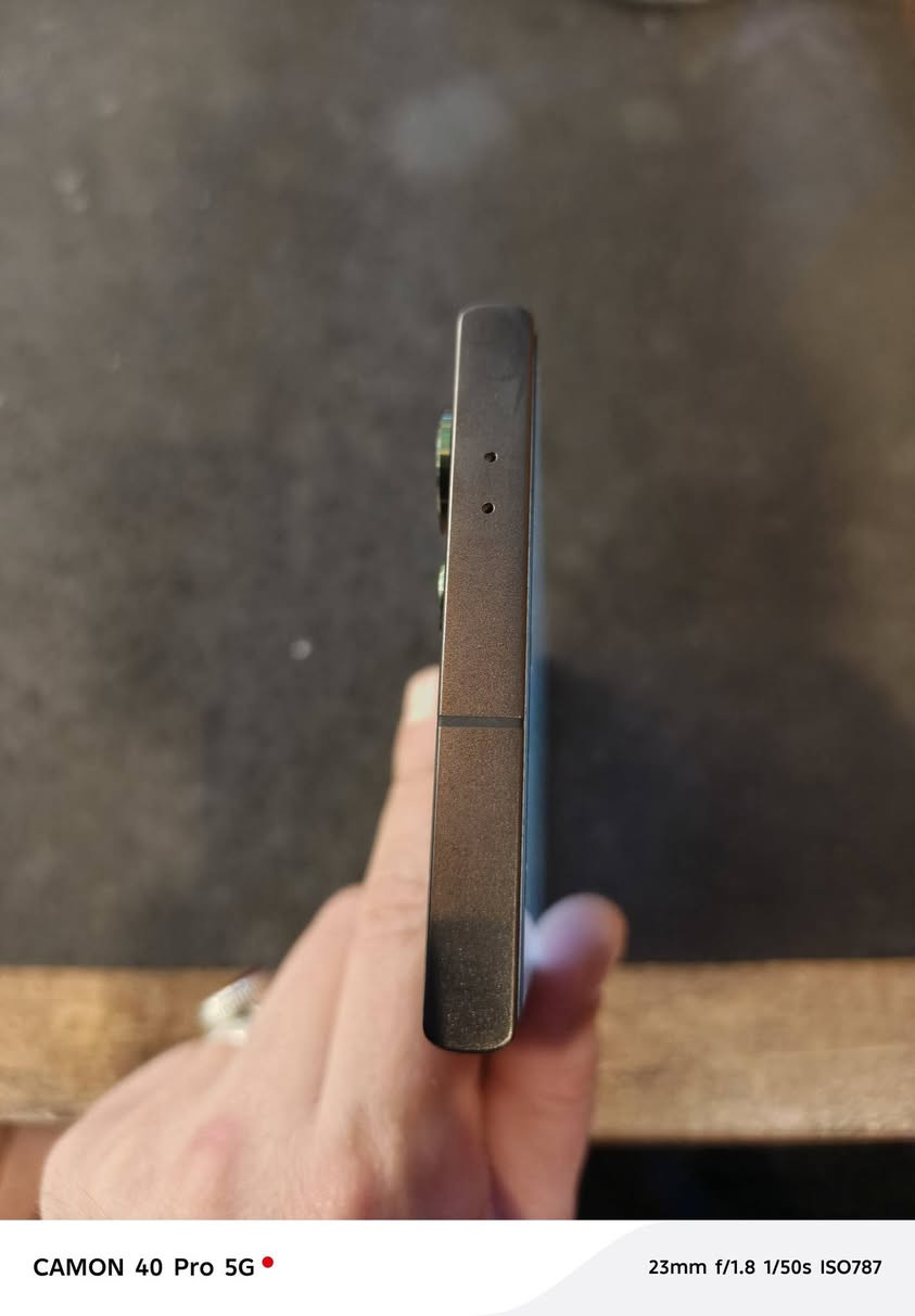 للبيع الترا 24 الذاكره 256 الجهاز جديد السعر 950 وبي مجال التواصل رقم التليفون
***********
***********
